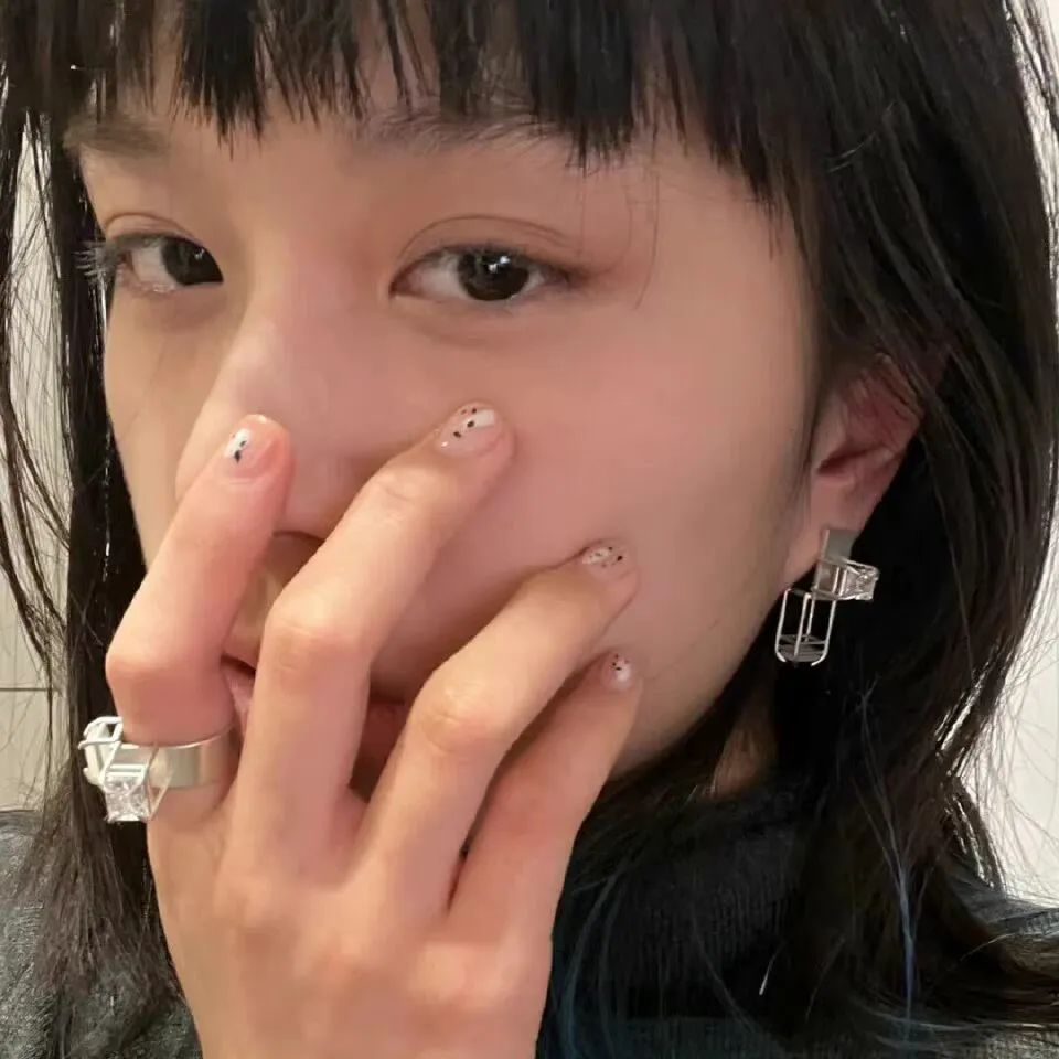图片[16]-好看的头像七月换吧-喜欢表情包分享—全网表情包