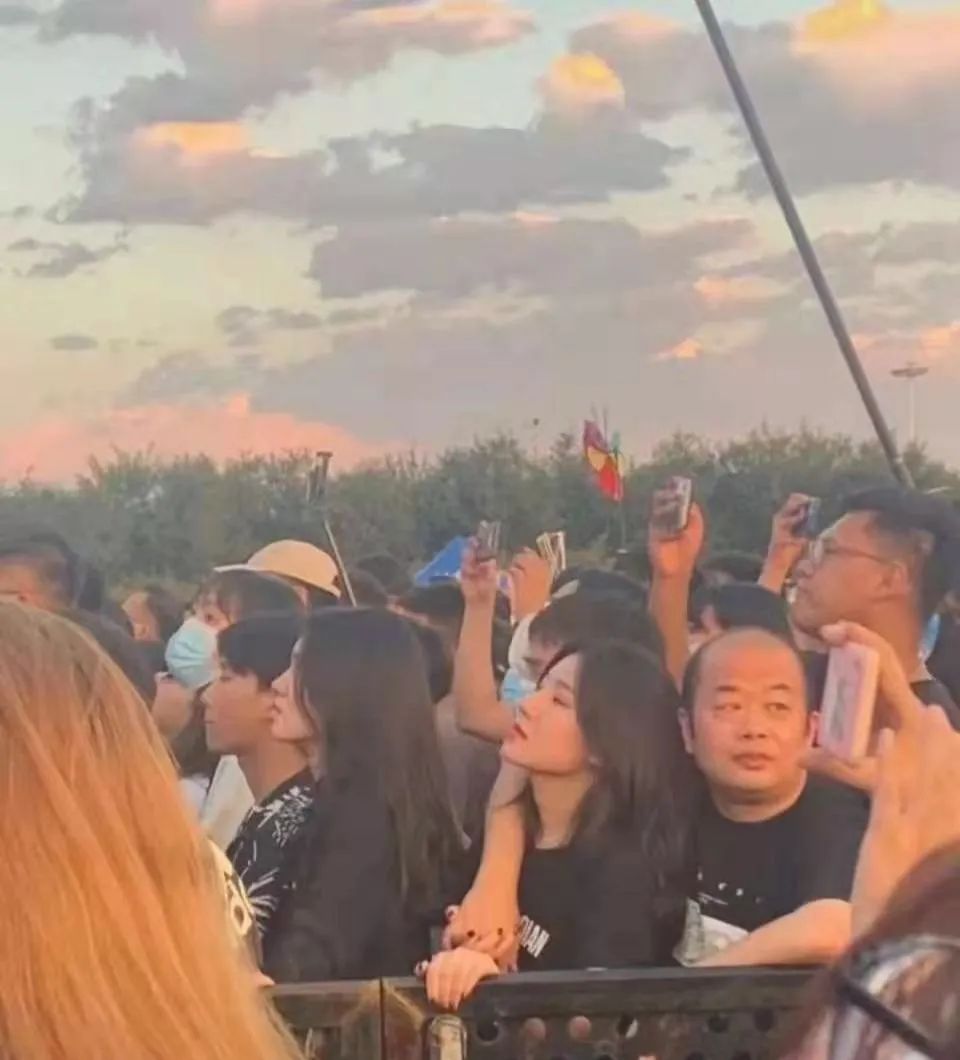 图片[10]-​屁股大过肩，赛过活神仙-喜欢表情包分享—全网表情包