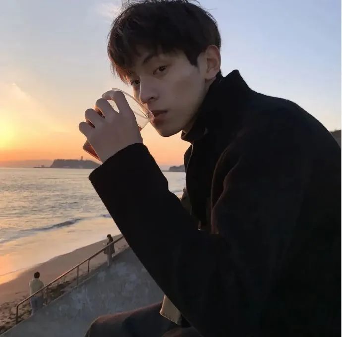 图片[25]-超好看的小众微信头像-喜欢表情包分享—全网表情包