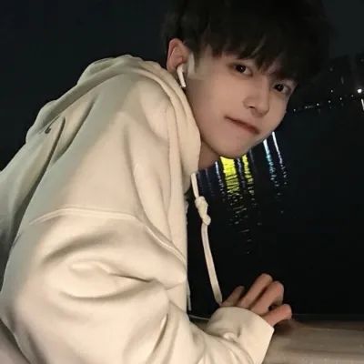 图片[42]-头像 | 颜值很高的微信头像-喜欢表情包分享—全网表情包