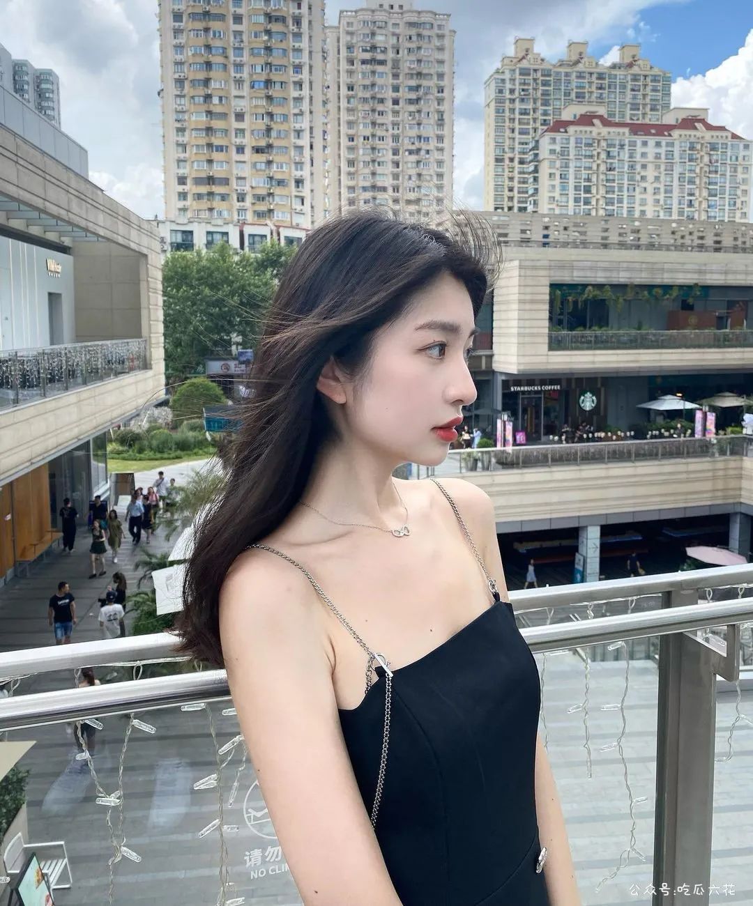 图片[4]-这些D级身材的小姐姐，最后都便宜了谁？-喜欢表情包分享—全网表情包