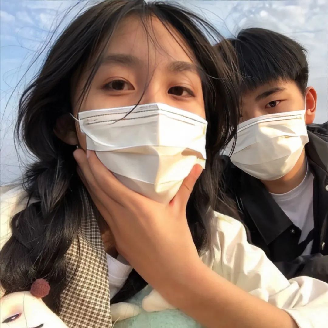 图片[17]-甜蜜到冒泡 情侣头像-喜欢表情包分享—全网表情包