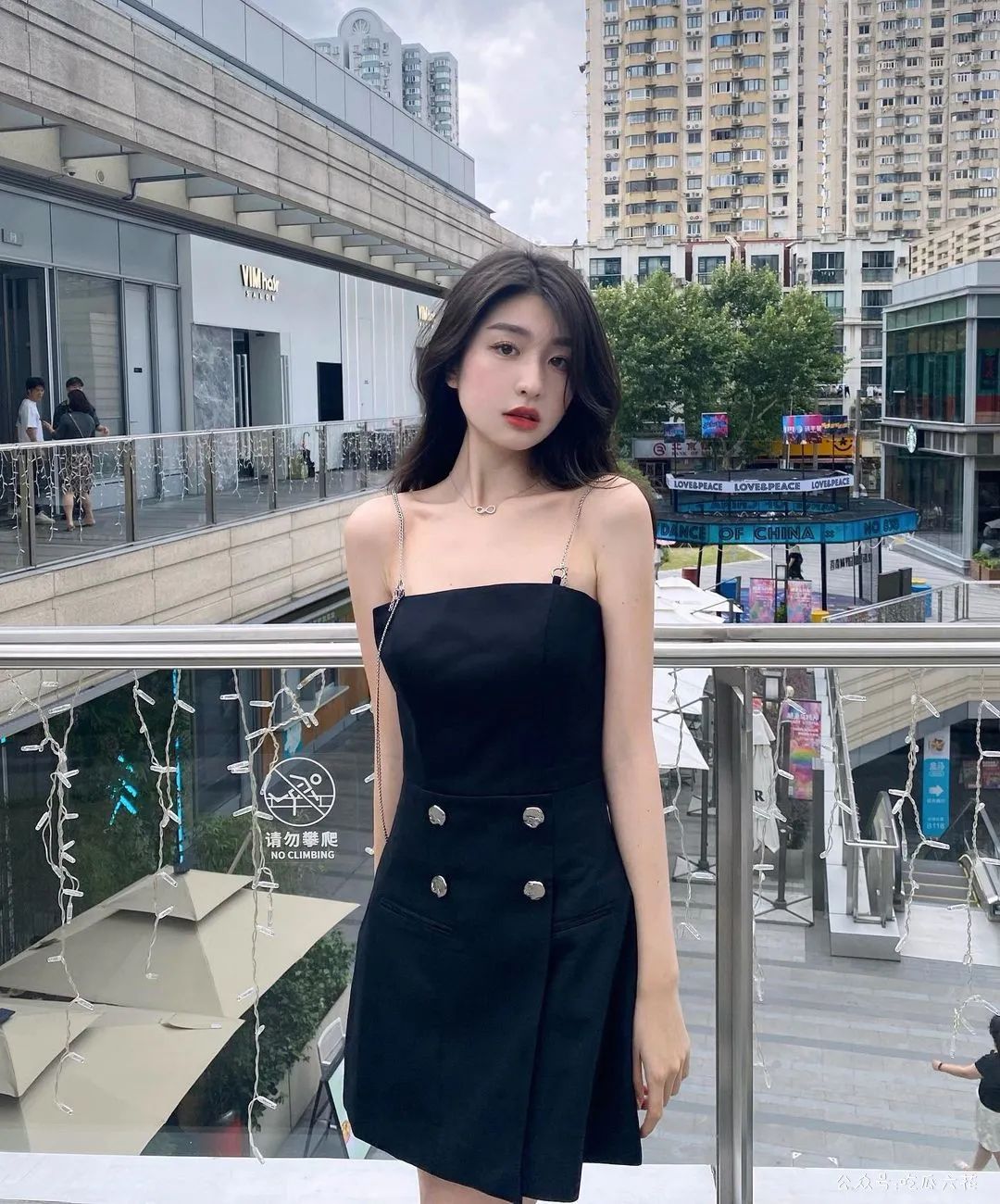 图片[3]-这些D级身材的小姐姐，最后都便宜了谁？-喜欢表情包分享—全网表情包